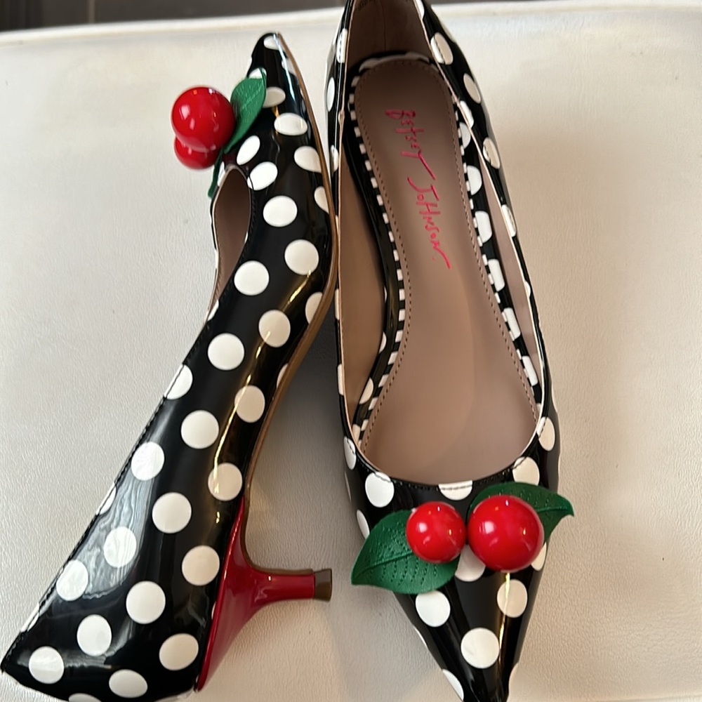 Betsey Johnson Vesper Cherry Kitten Heels Black White Polka Dot Sz 7 EUC